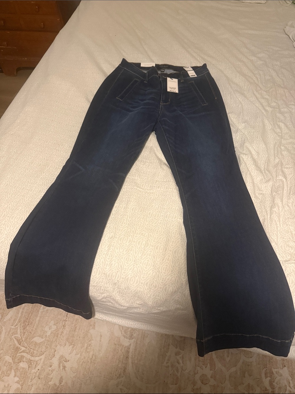 Judy Blue Dark Wash flare Jeans - Picture 1 of 2
